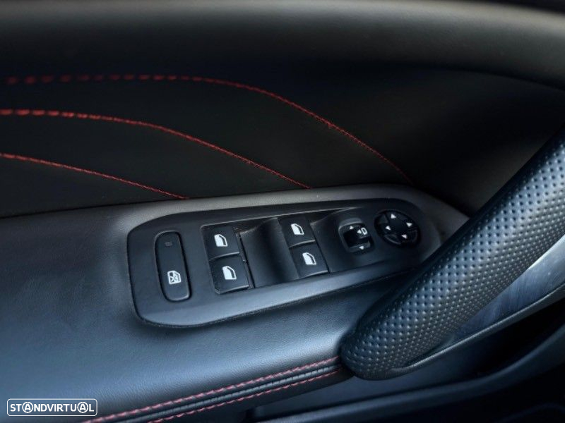 Peugeot 308 1.6 e-THP GTi - 16