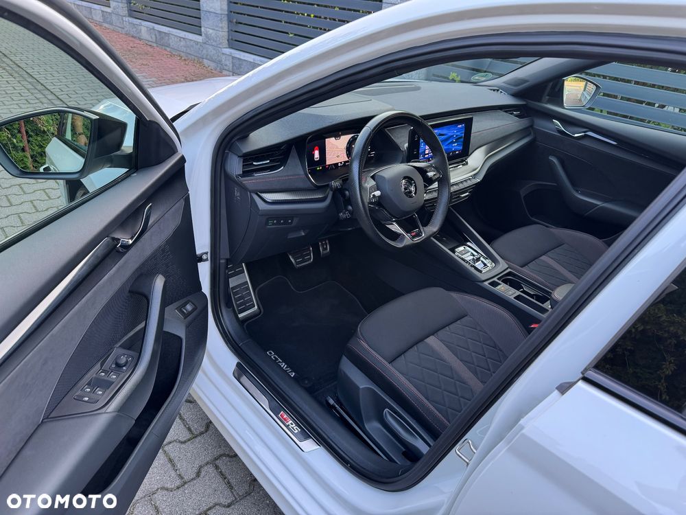 Skoda Octavia 2.0 TDI DSG RS - 20