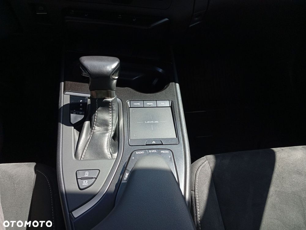 Lexus UX - 11