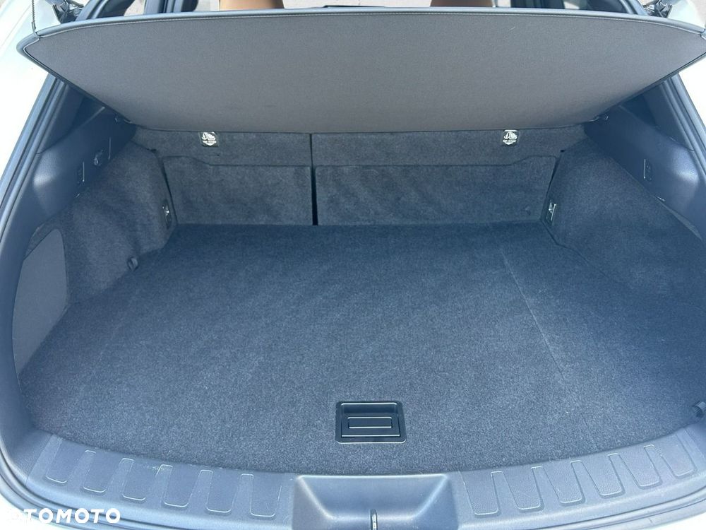 Lexus UX - 25