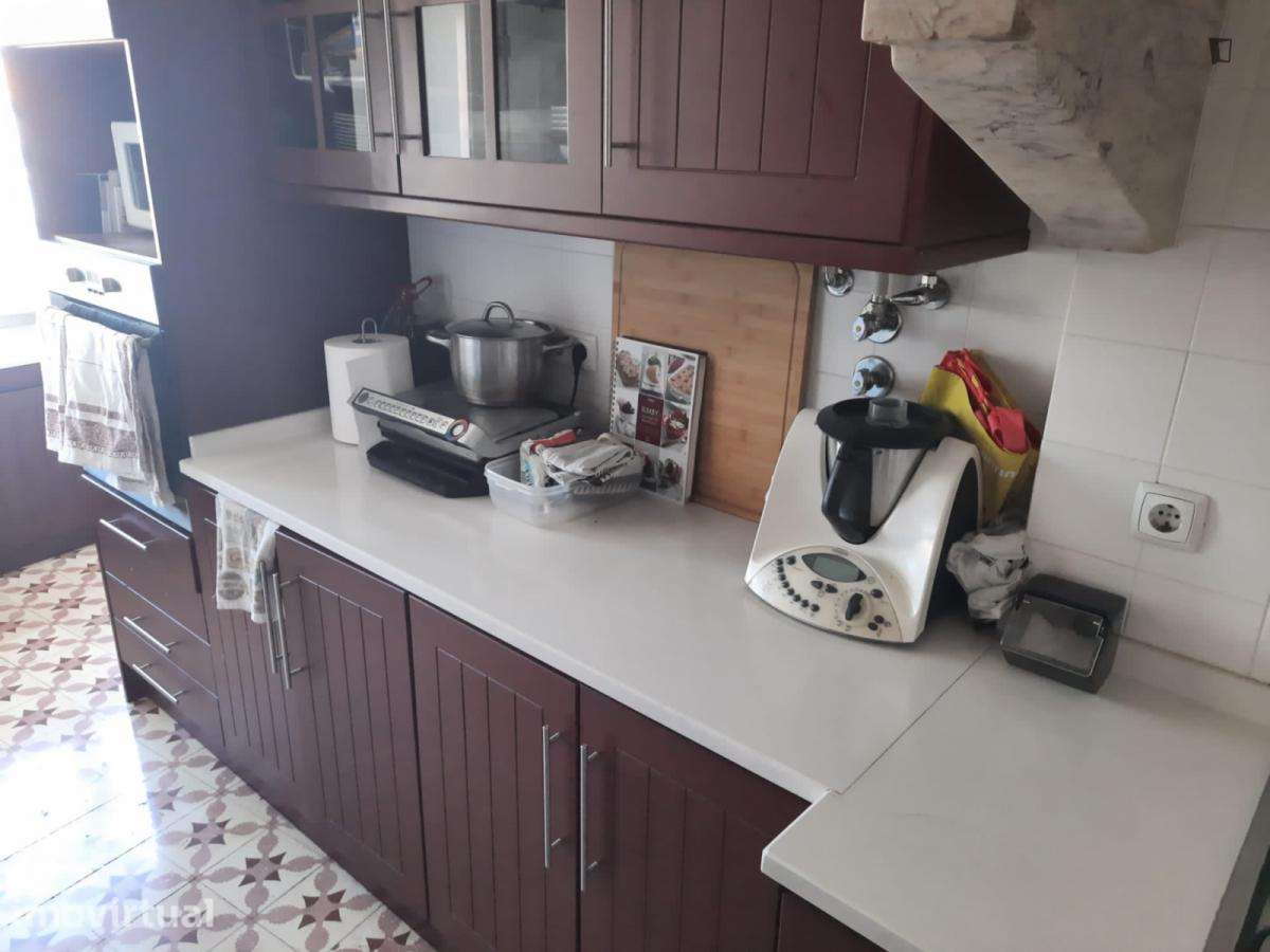 Quarto - localizado em Alvalade Lisbon - Grande imagem: 4/14