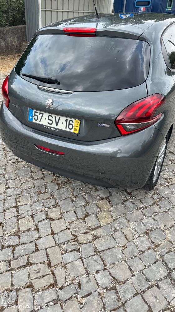 Peugeot 208 1.2 PureTech Style - 11