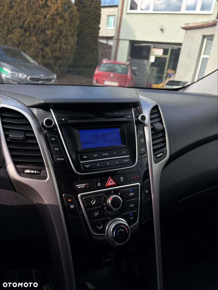 Hyundai i30 1.6 Classic + - 14