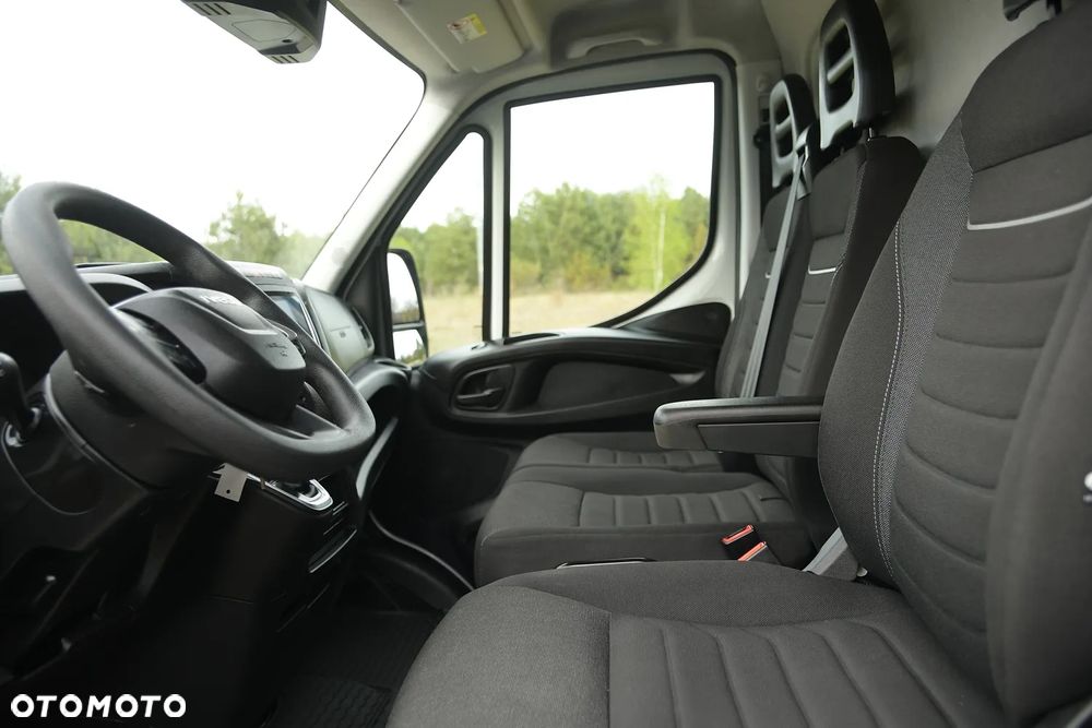 Iveco DAILY 35-180 * CHŁODNIA / MROŹNIA * THERMO KING V300 MAX * HiMATIC * IDEALNY STAN!* JAK NOWY! - 25