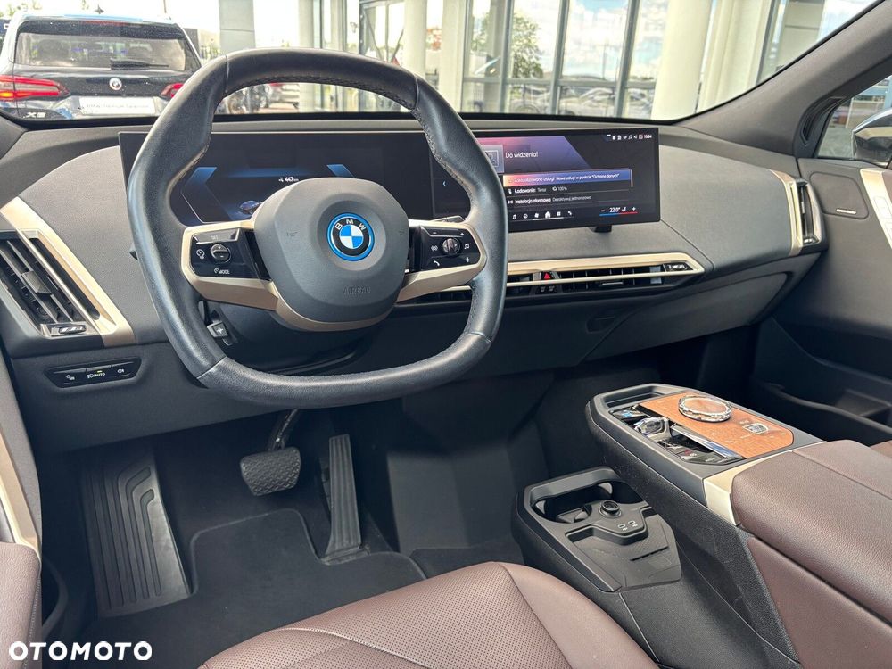 BMW iX - 38