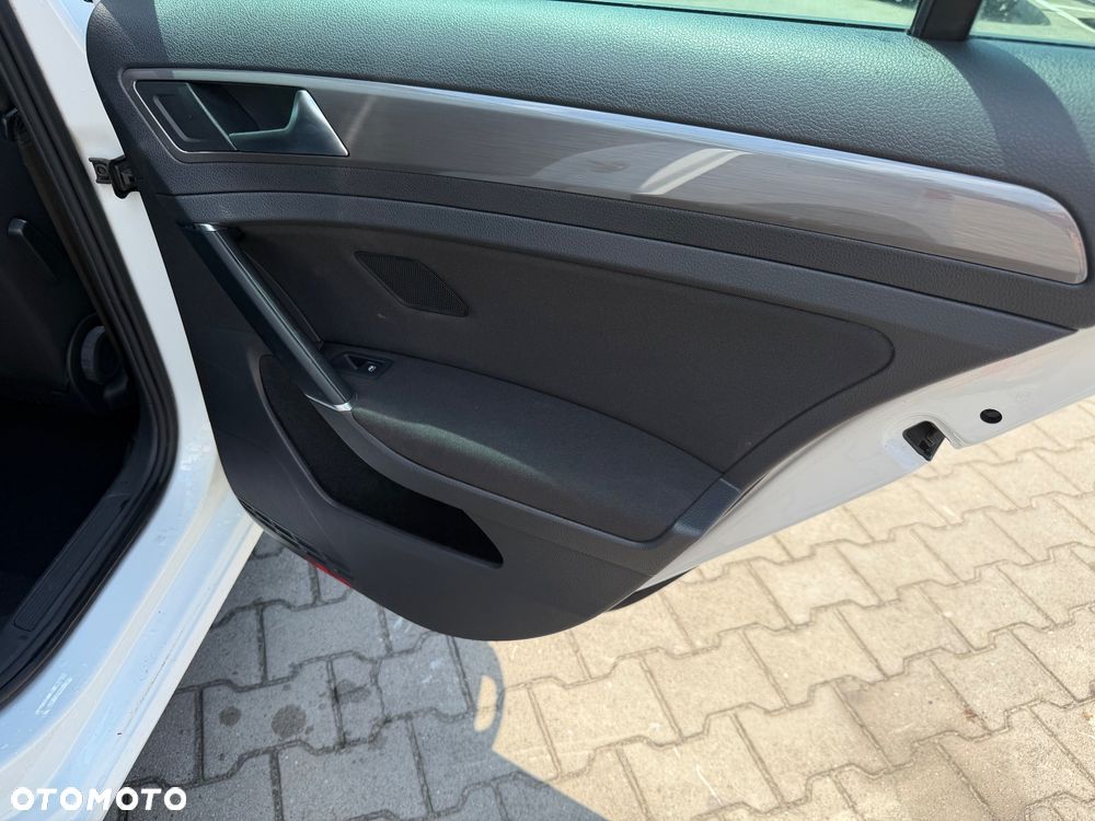 Volkswagen Golf - 19