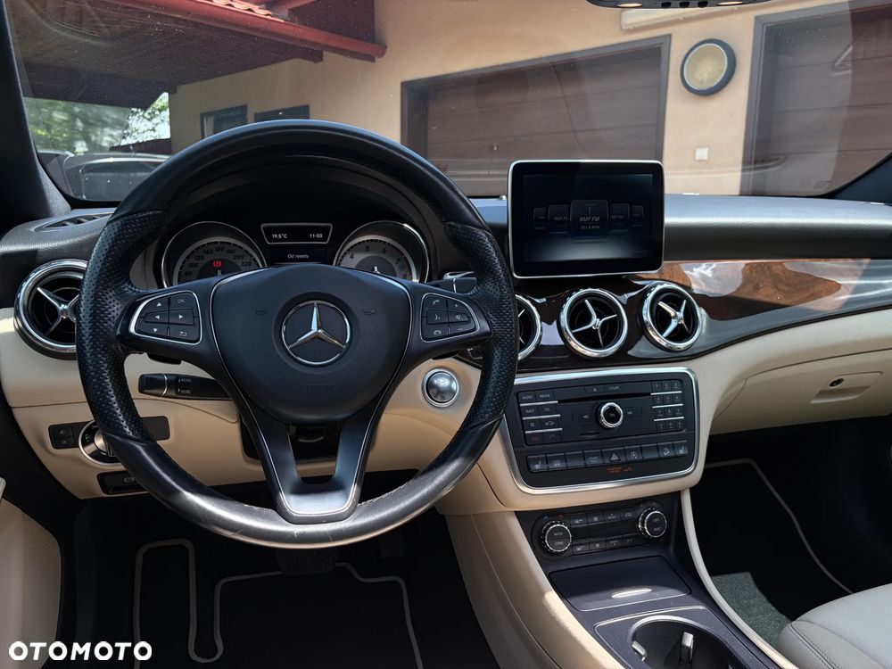 Mercedes-Benz GLA 250 4Matic 7G-DCT Urban - 16