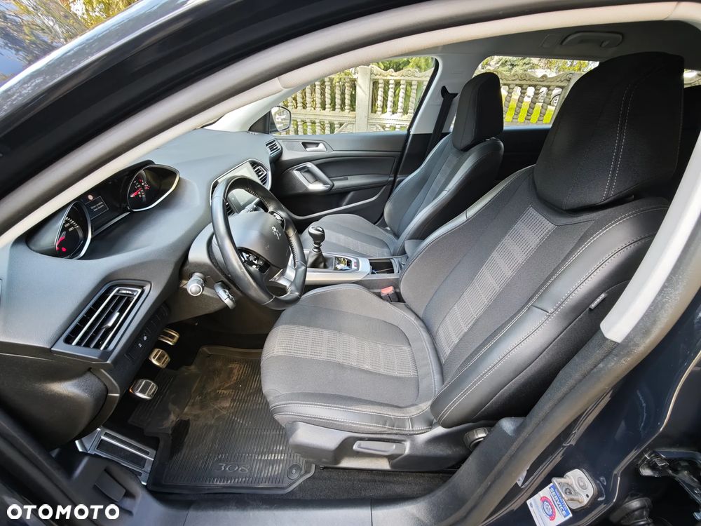 Peugeot 308 1.5 BlueHDi Allure S&S - 31