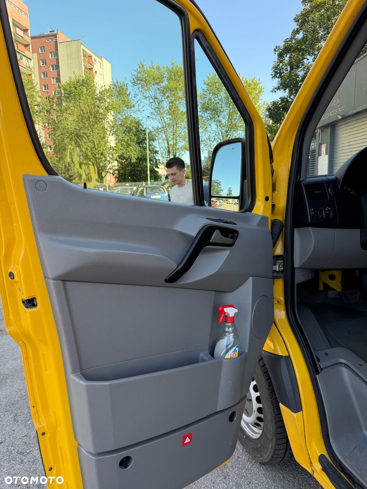 Mercedes-Benz Sprinter - 12