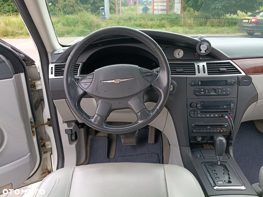 Chrysler Pacifica - 25