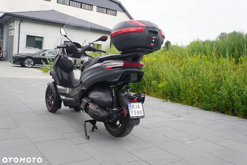 Piaggio MP-3 - 7
