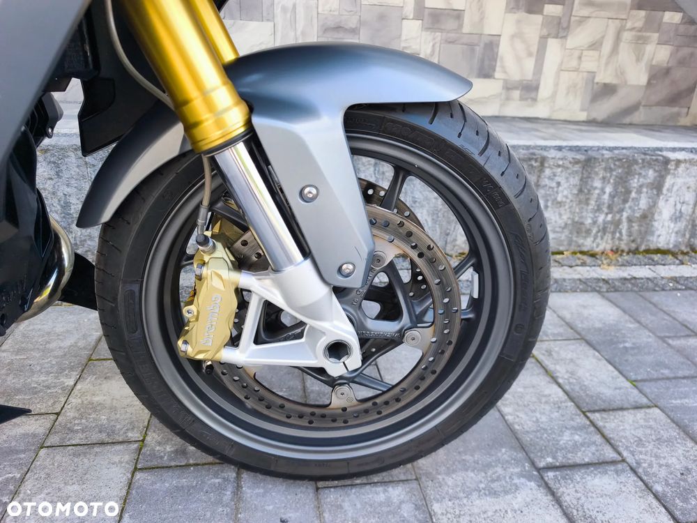 BMW R - 8