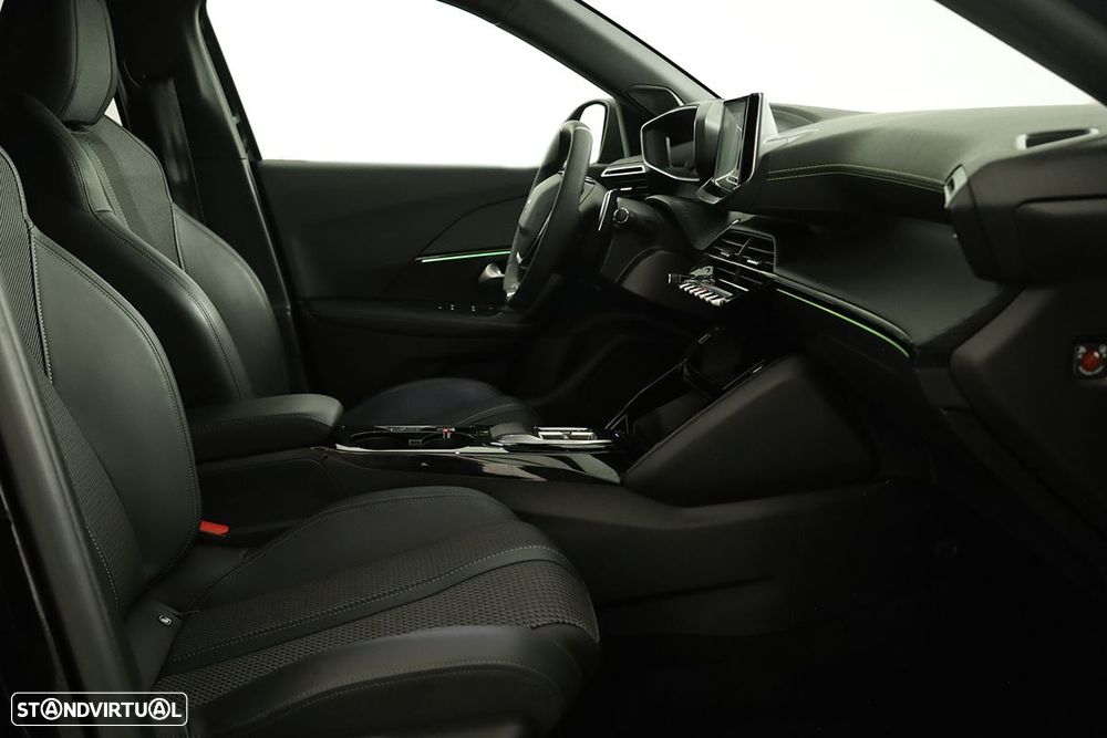 Peugeot 2008 1.2 PureTech GT EAT8 - 22