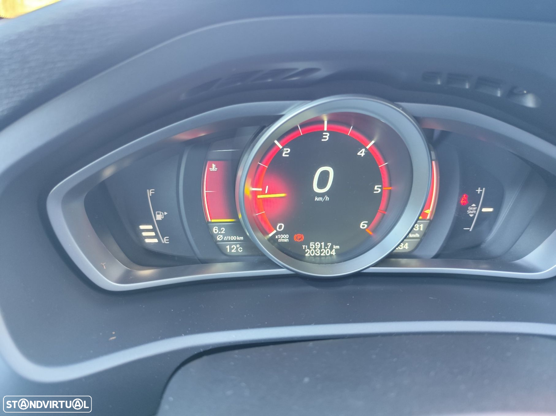 Volvo V40 1.6 D2 R-Design - 12