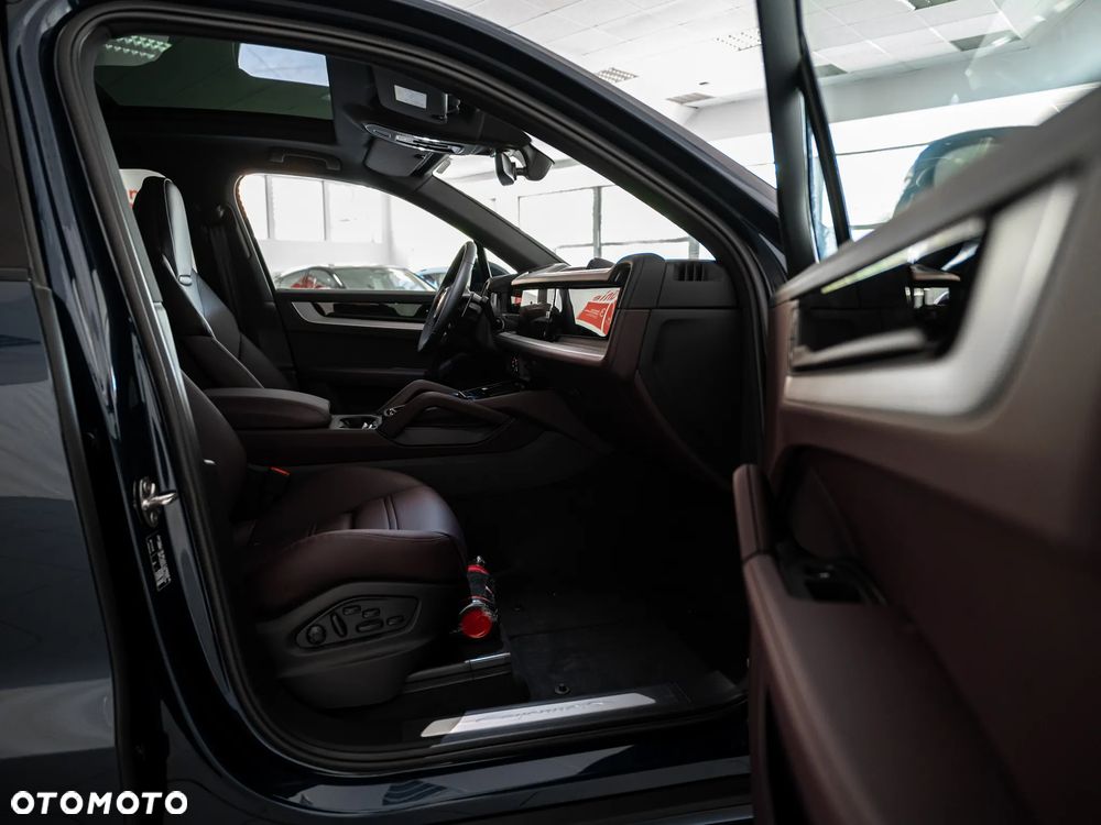 Porsche Cayenne - 19