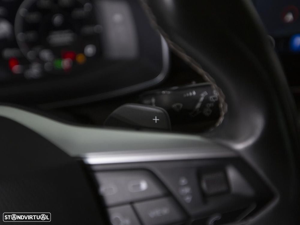 SEAT Leon 1.4 e-Hybrid Xcellence DSG - 17