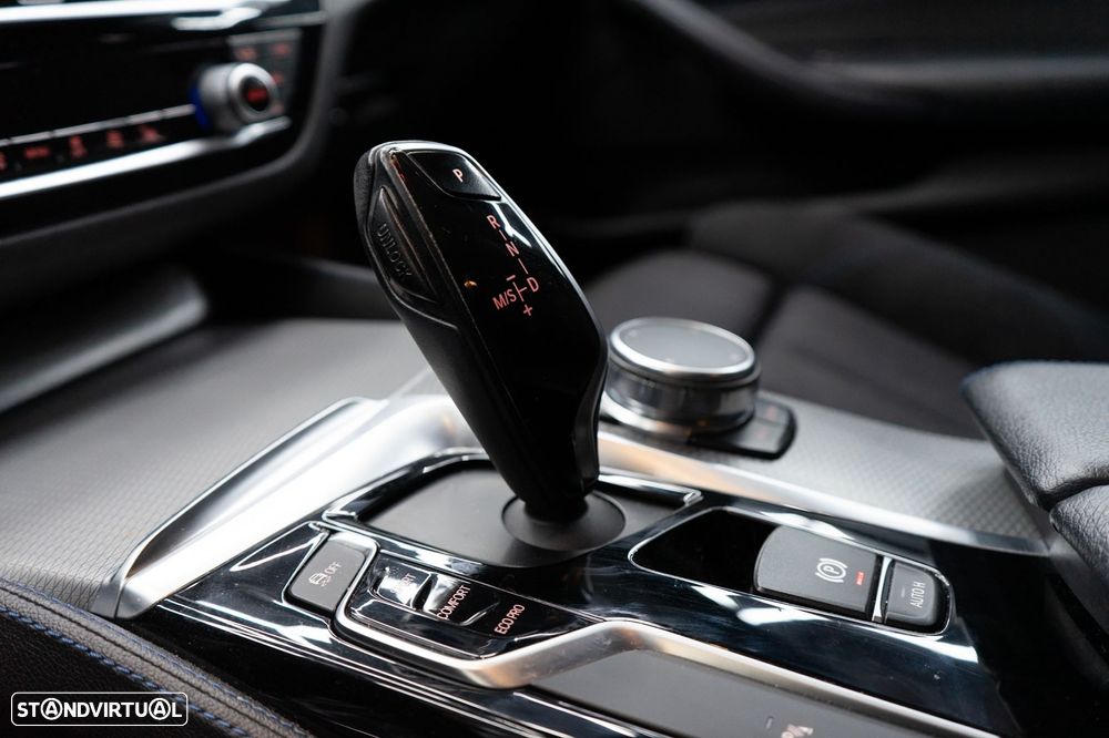 BMW 520 d Pack M Auto - 33