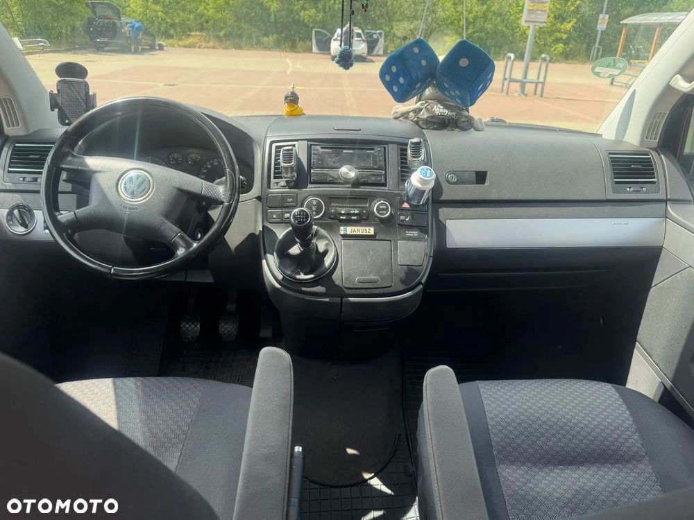 Volkswagen Multivan - 19