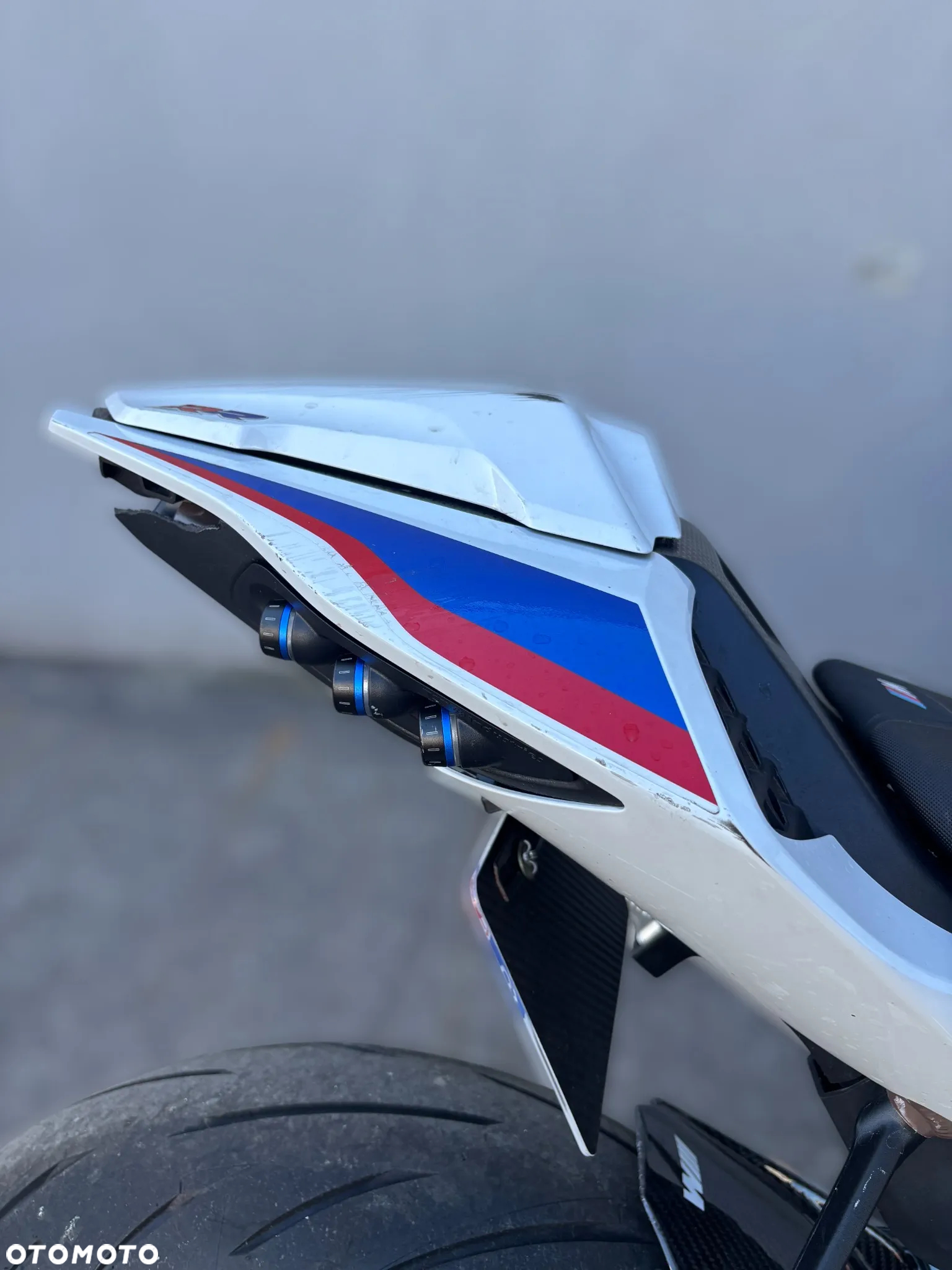 BMW S - 13