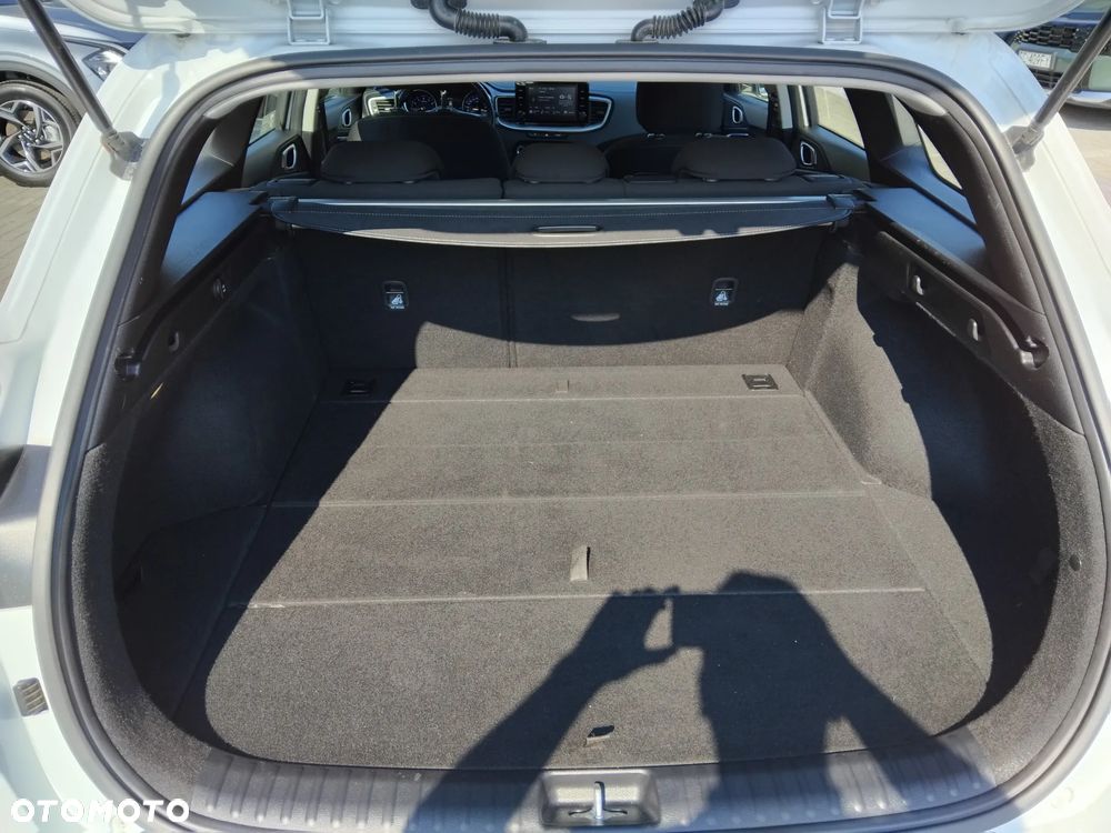 Kia Ceed 1.5 T-GDI M - 23