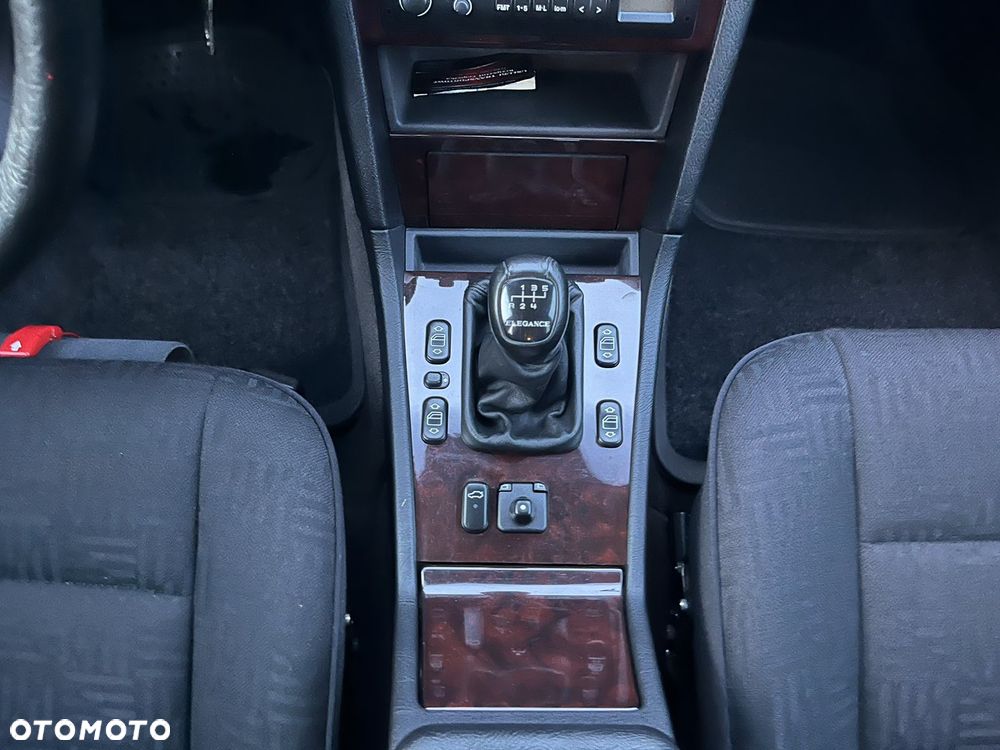 Mercedes-Benz Klasa C 180 Classic - 27