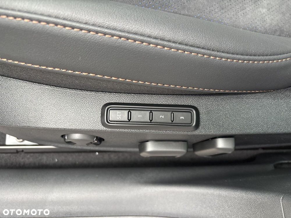 Cupra Leon 1.5 eTSI mHEV DSG - 13