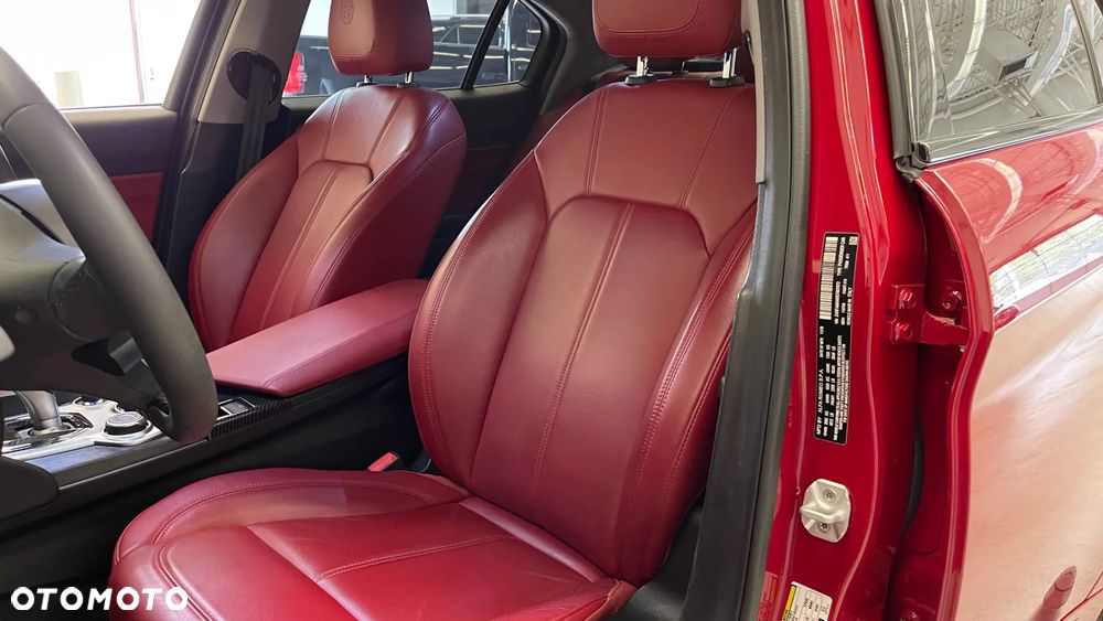 Alfa Romeo Giulia - 9