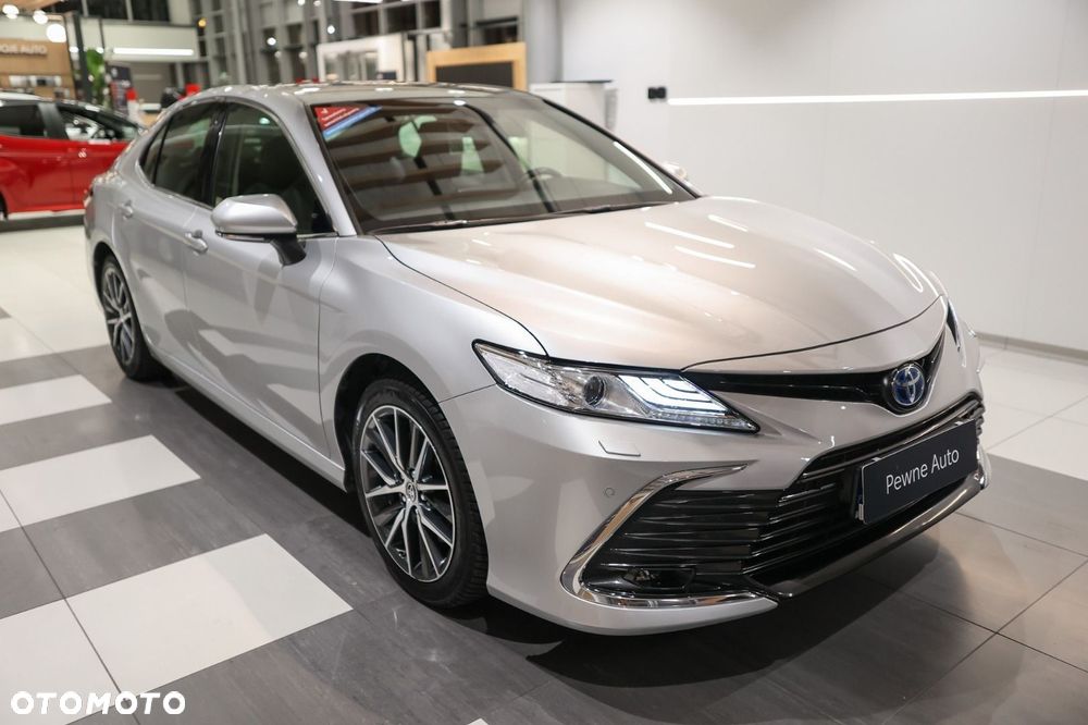 Toyota Camry - 3