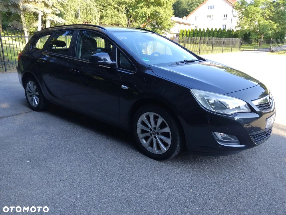 Opel Astra 1.4 Turbo 150 Jahre - 4