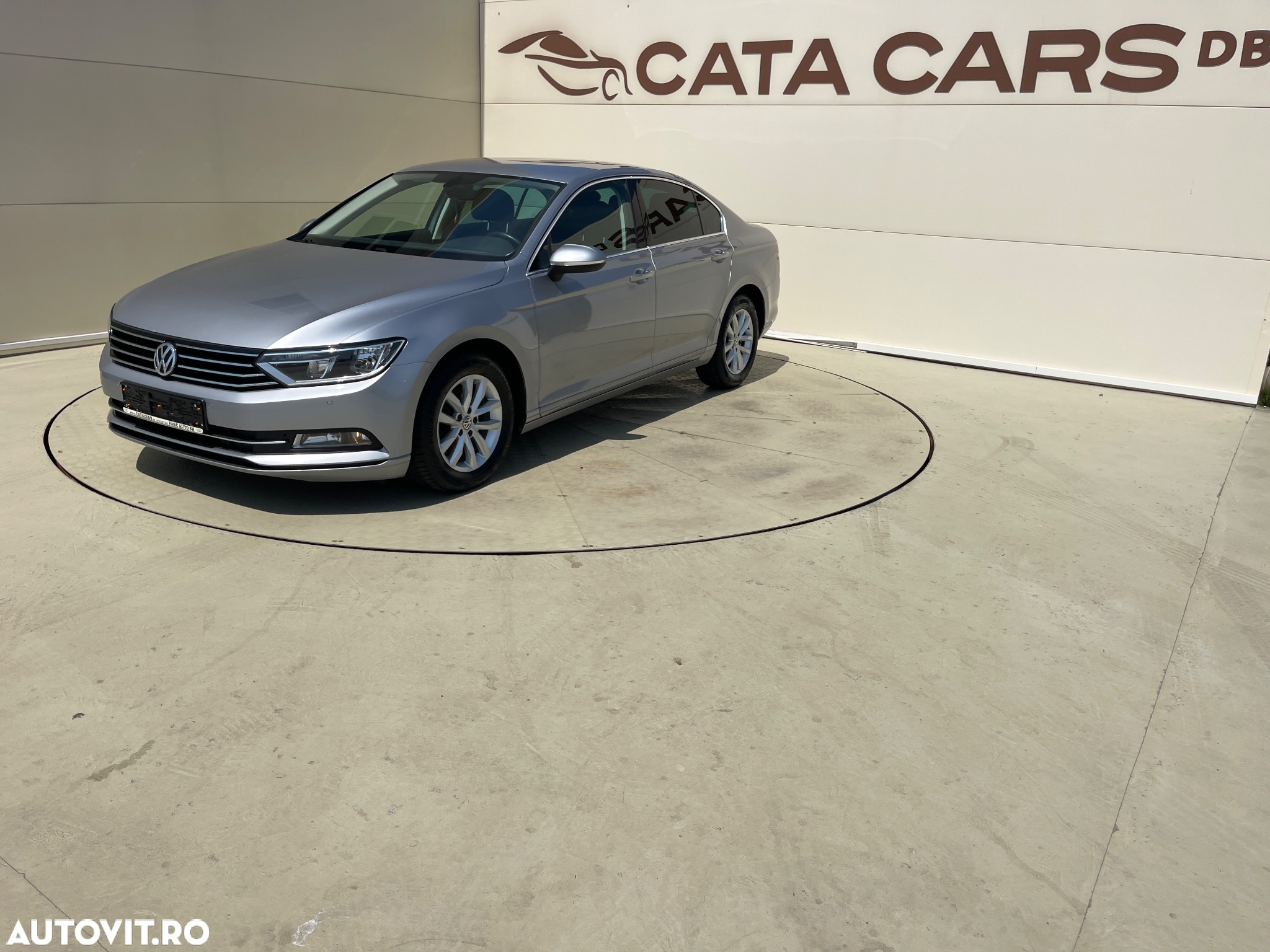 Volkswagen Passat - 4