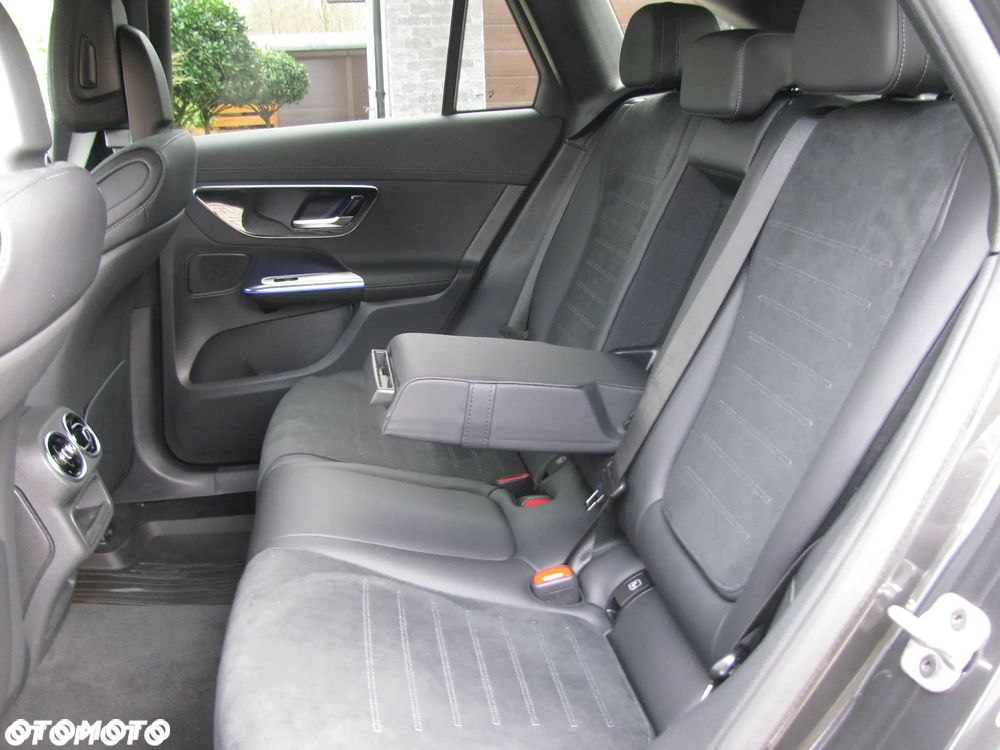 Mercedes-Benz GLC - 24