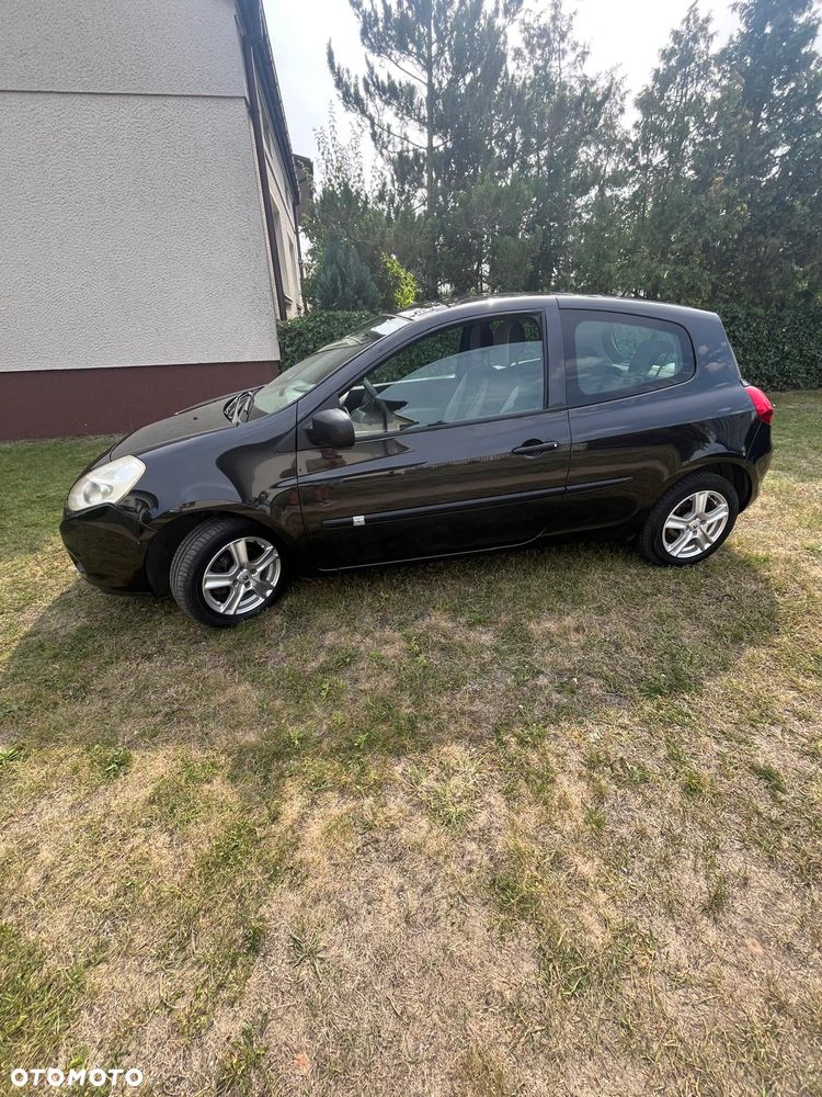 Renault Clio - 8