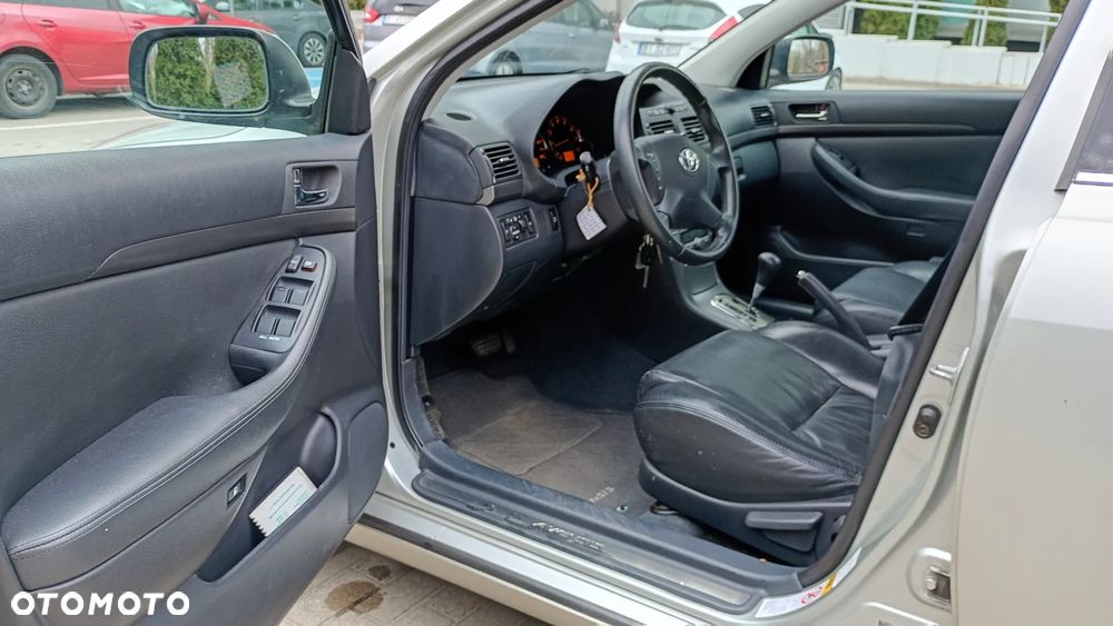 Toyota Avensis - 7
