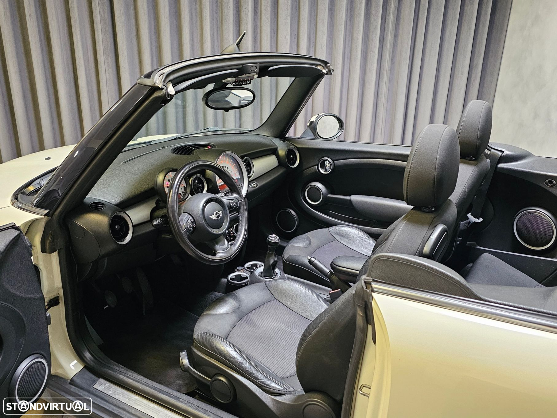 MINI Cabrio Cooper D - 12