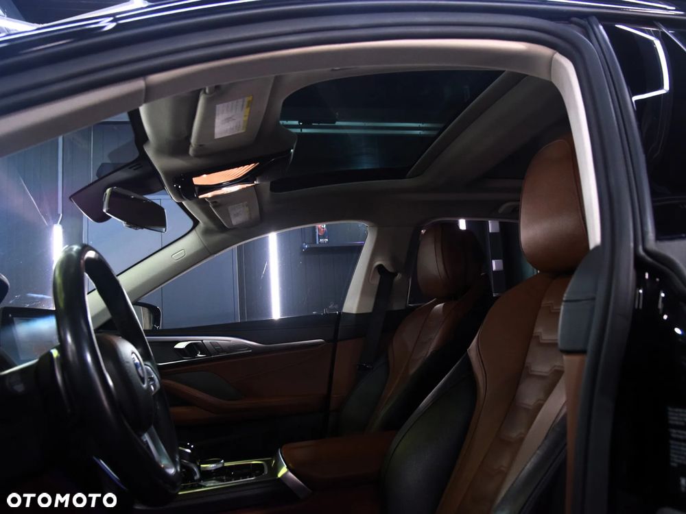 BMW Seria 8 840i xDrive - 29