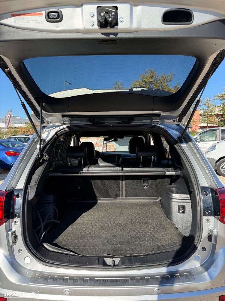Mitsubishi Outlander 2.4 Instyle - 12
