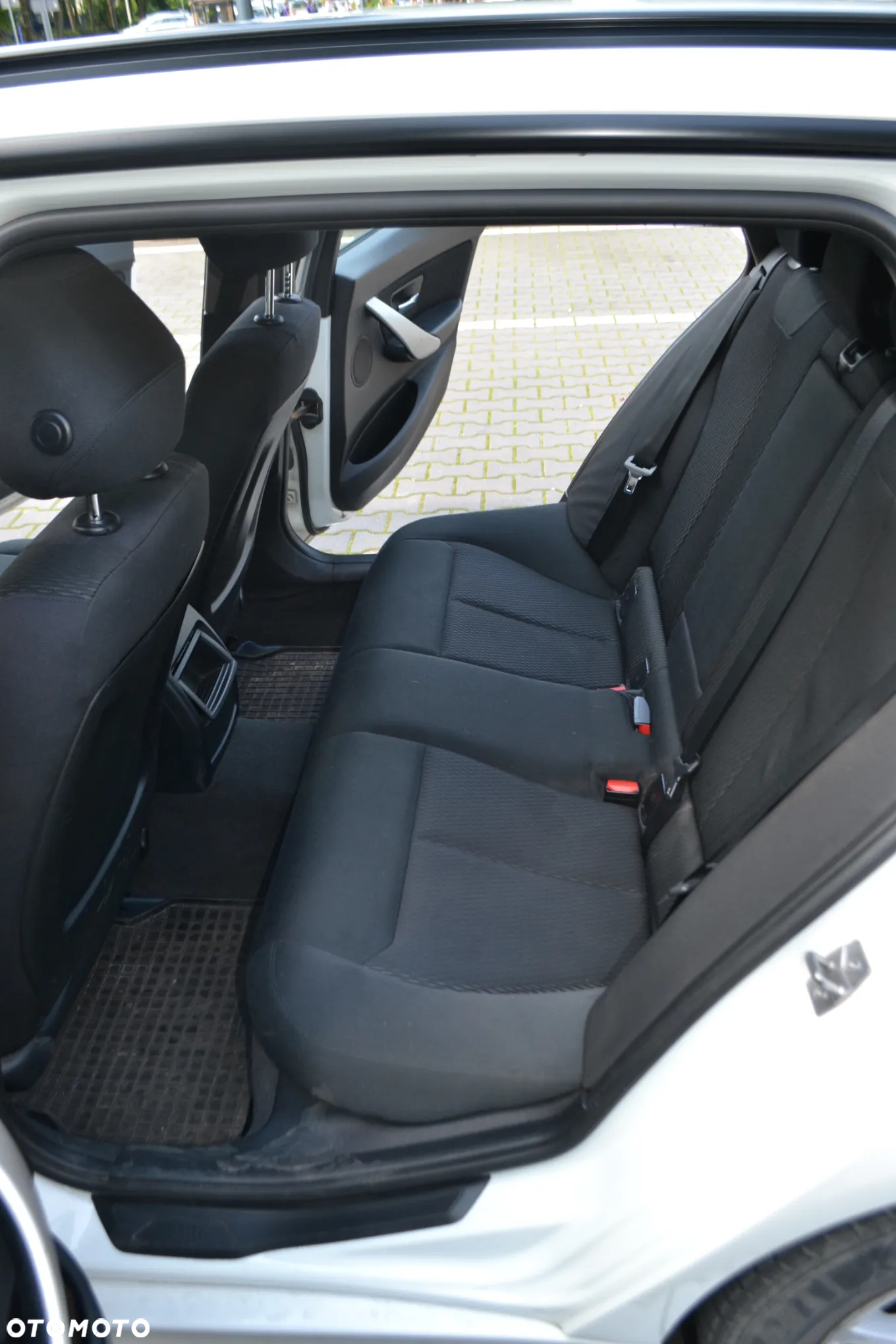 BMW Seria 3 - 36