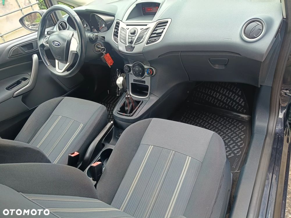 Ford Fiesta 1.25 Celebration - 28