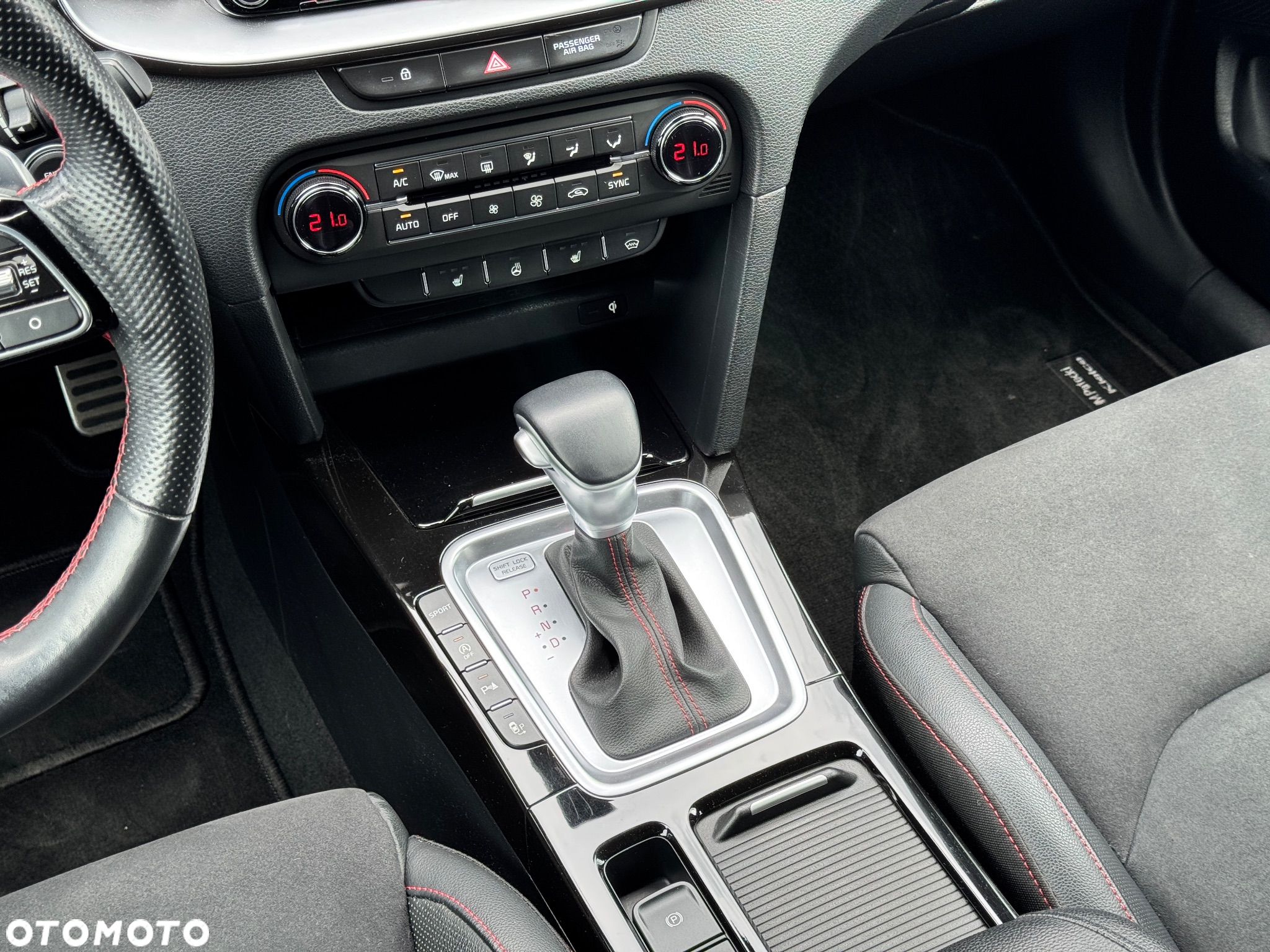 Kia ProCeed 1.6 T-GDI GT DCT - 22