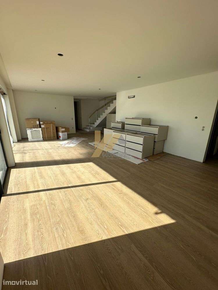 Moradias de arquitetura moderna T4 - Grande imagem: 4/32