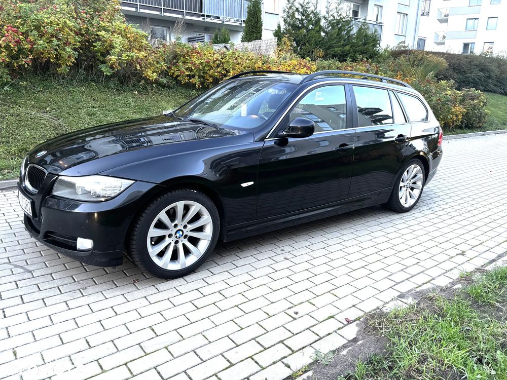 BMW 3 Series 2010 photo 3