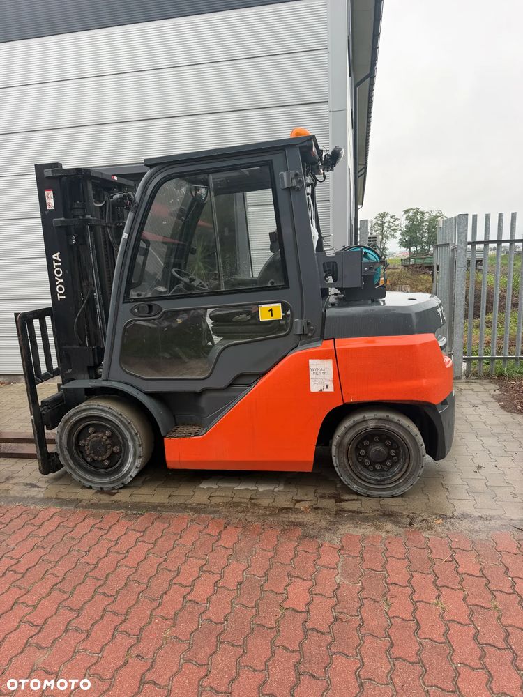 Toyota z nowej dostawy wózków 50 szt nr tel. 789 053 484 bezpośrednio od dealera 8FG40N Full opcja salon POLSKA 4t. stan oryginalny z salonu