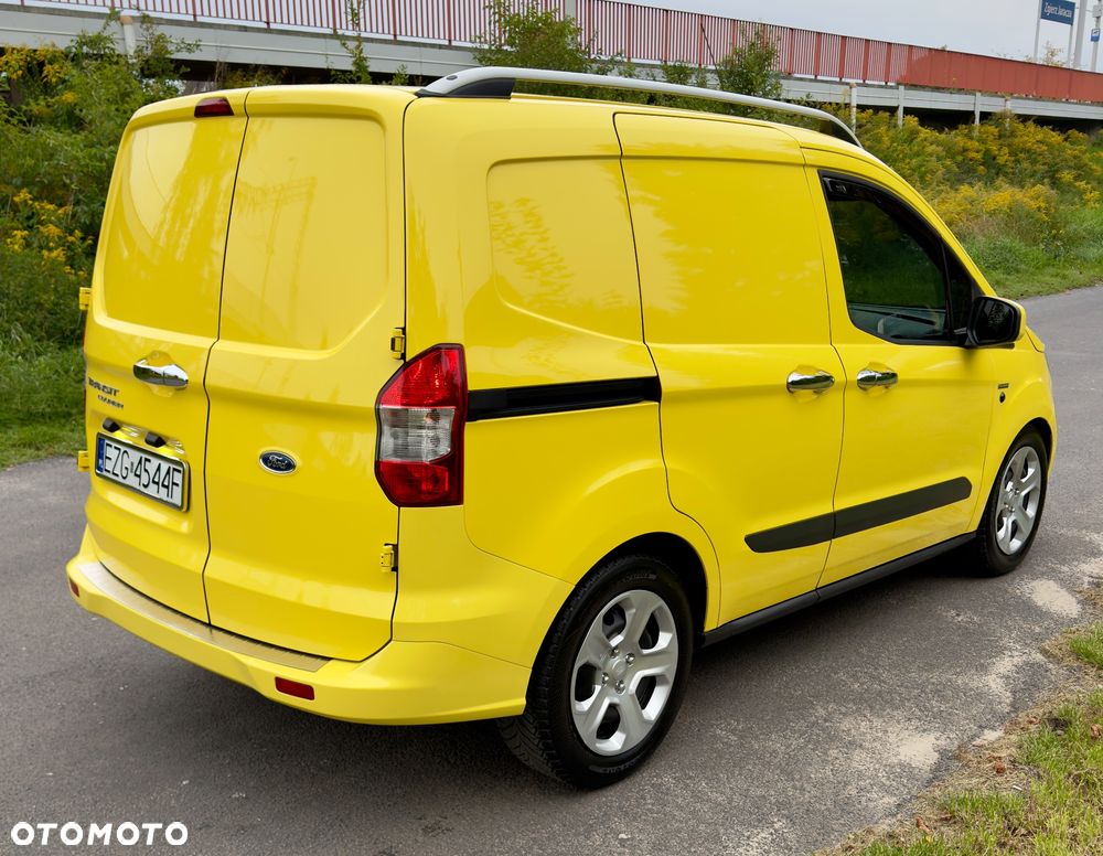 Ford Transit Courier - 4