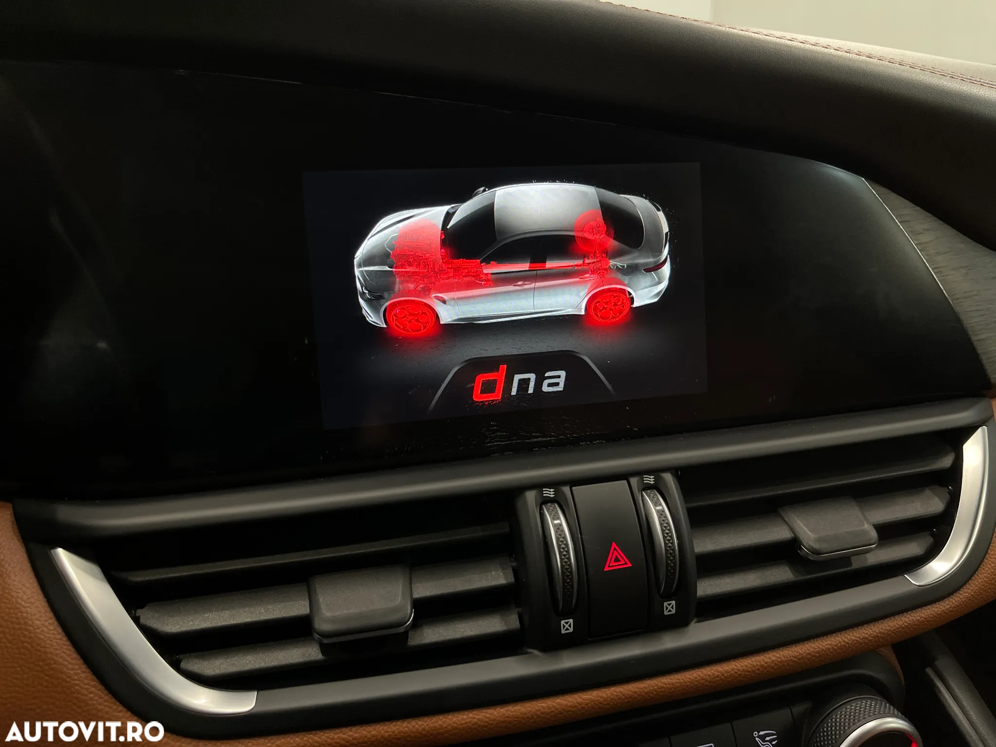 Alfa Romeo Giulia 2.0 Turbo AWD AT8 Veloce - 18