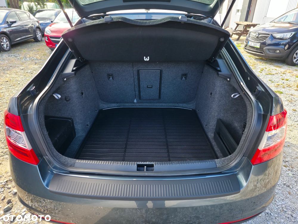 Skoda Octavia Combi 2.0 TSI (Green tec) DSG RS - 37