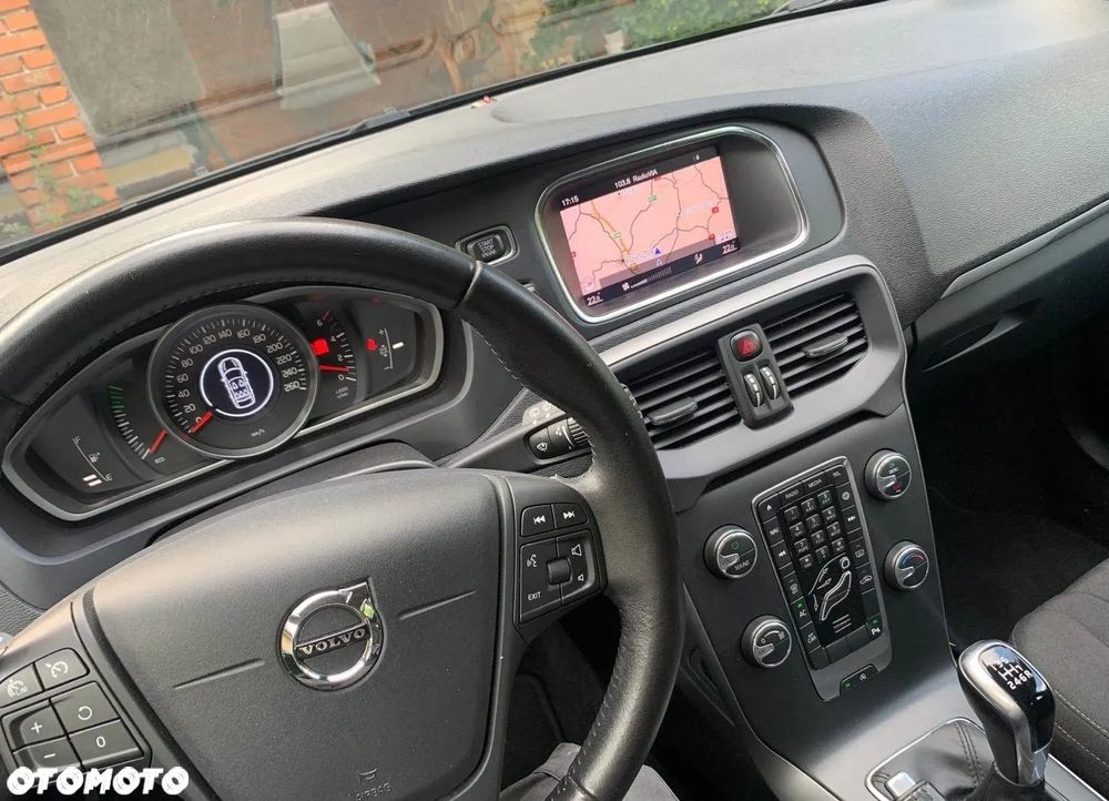 Volvo V40 D2 Drive-E Momentum - 8
