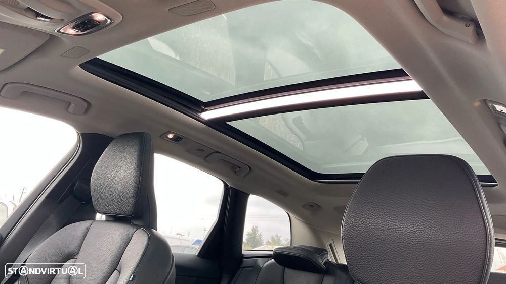 Volvo XC 60 2.0 T6 PHEV Inscription AWD - 9