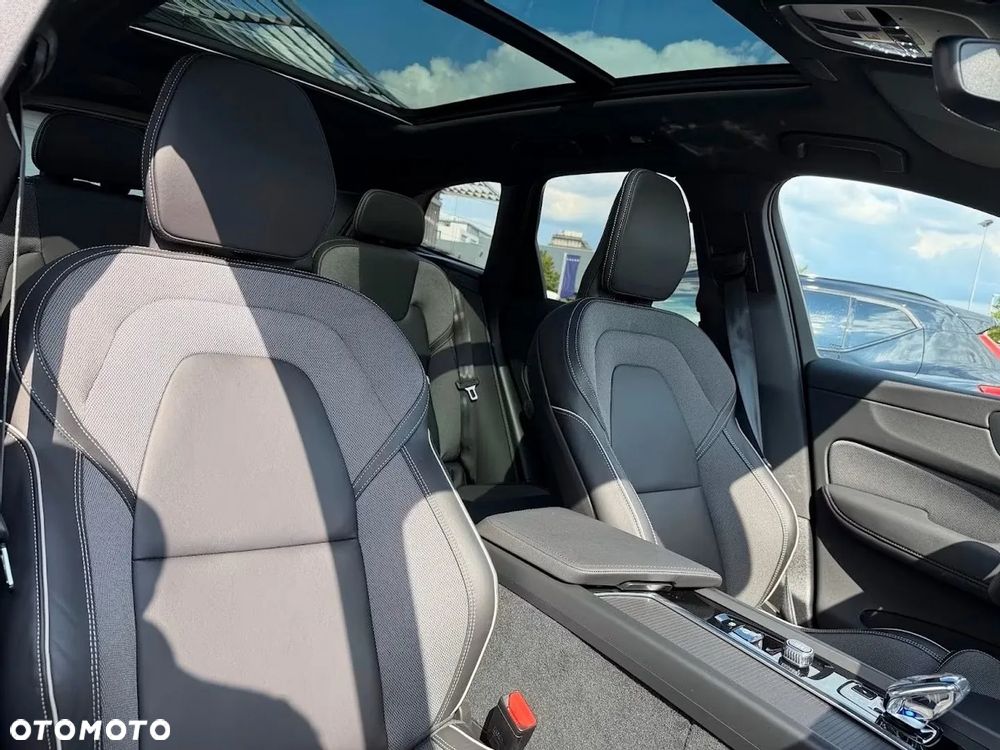Volvo XC 60 B5 B AWD Plus Black Edition - 10