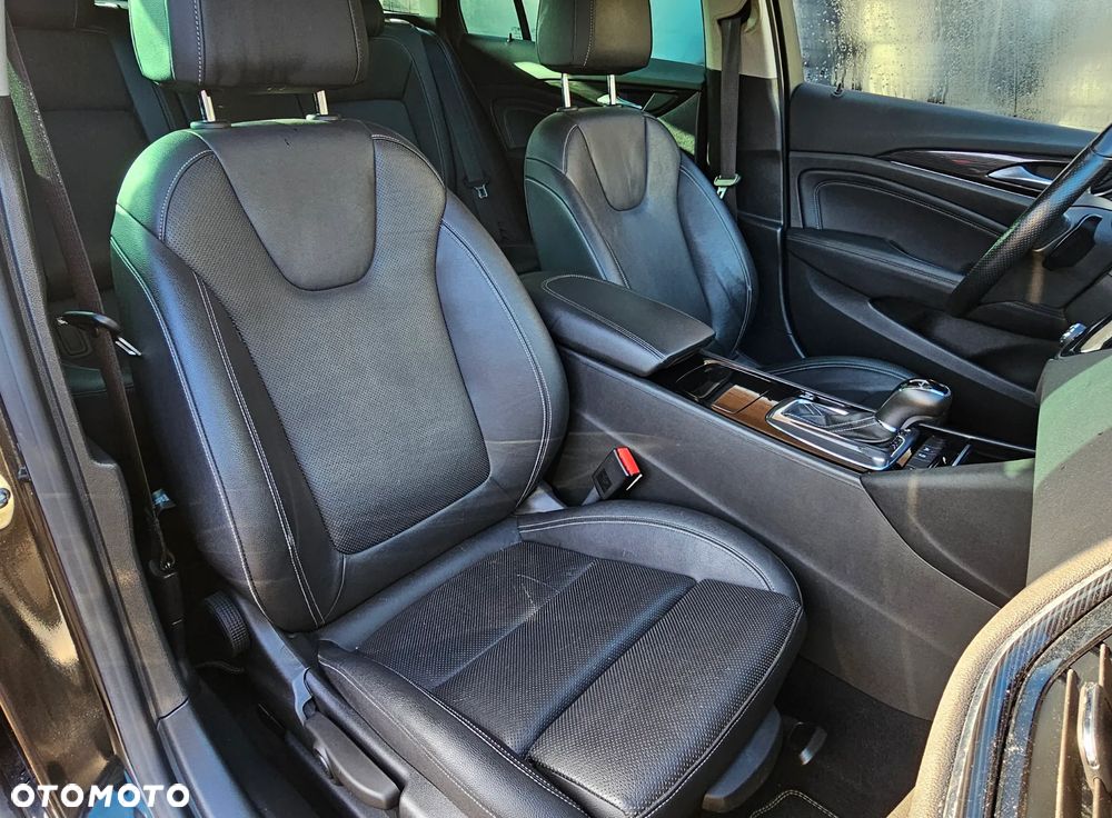 Opel Insignia 2.0 BiTurbo 4x4 Exclusive - 16