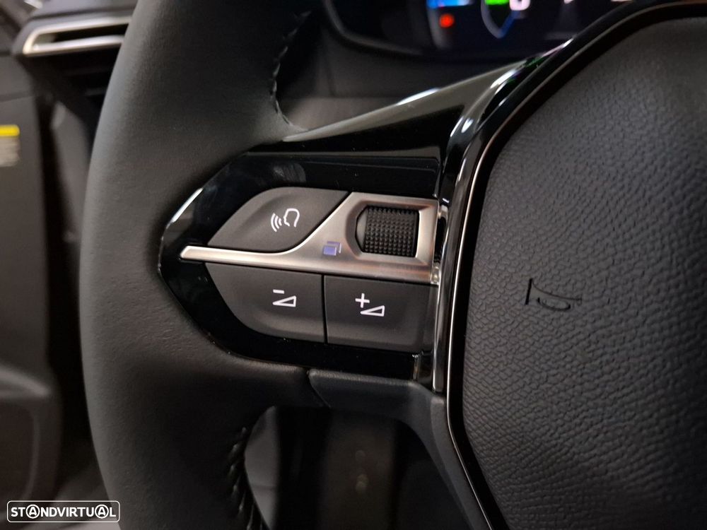 Peugeot e-208 50 kWh Allure — fotografia 15